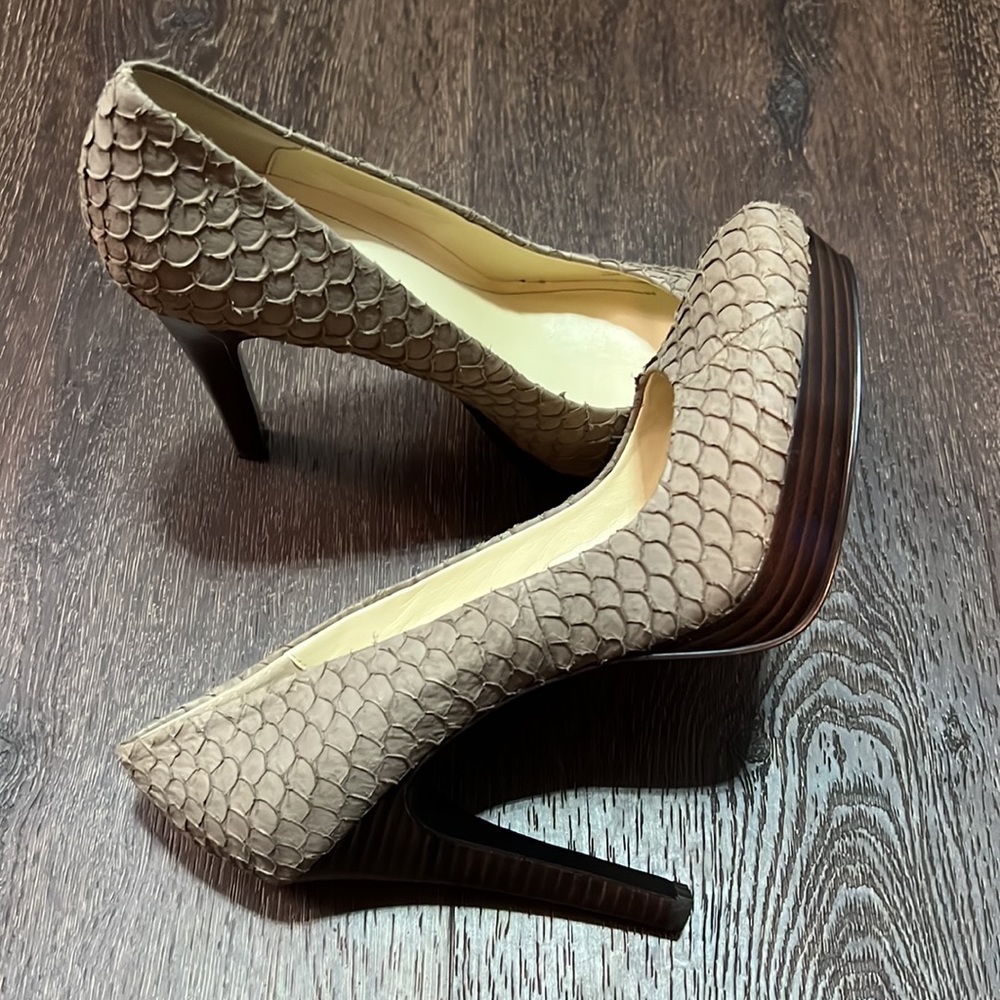 Ladies Calvin Klein Heels - Picture 2 of 4